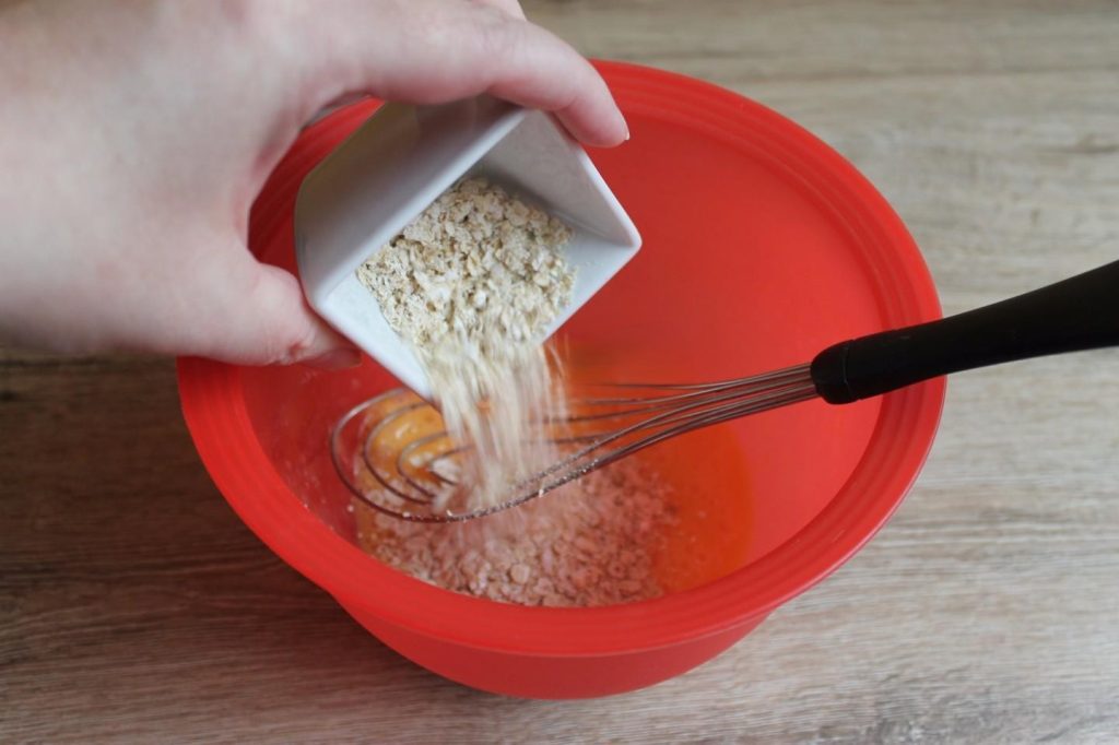 Healthy Oatmeal Protein Pancake 153 kcal Mixing in the oats