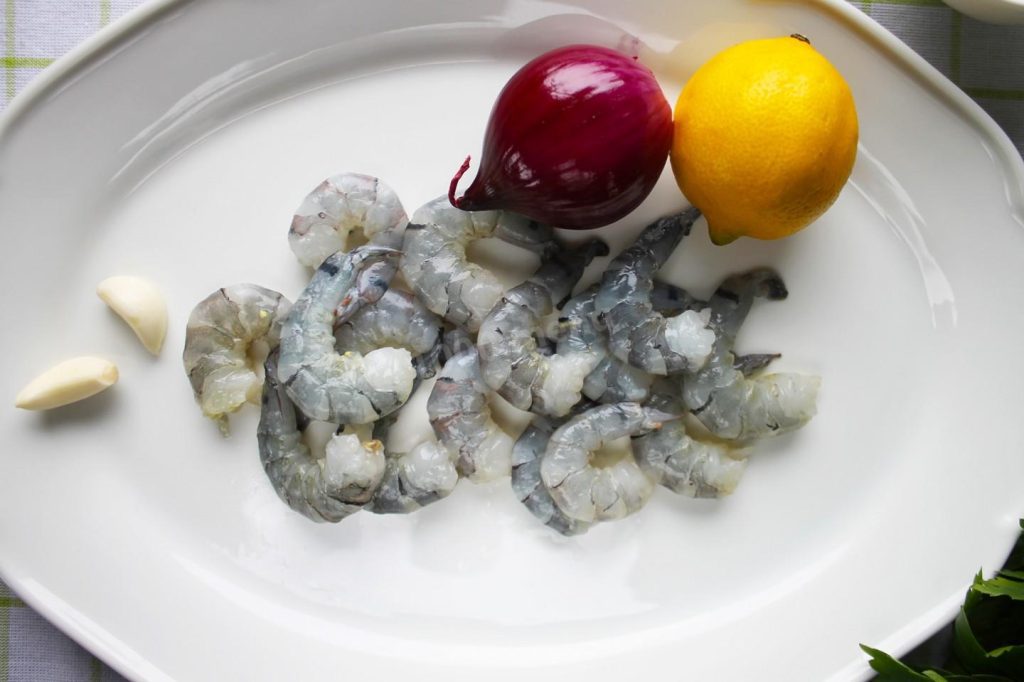 Best Baked Shrimp with 128 kcal Clean the shrimp