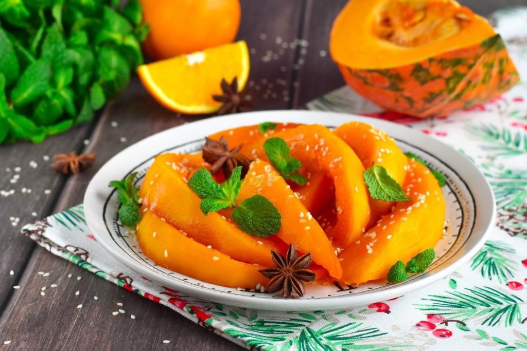 Serving the pumpkin dessert