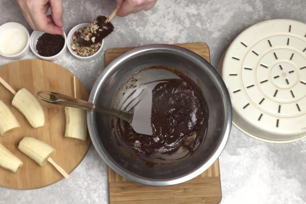 Delicious Chocolate-Covered Bananas 215 kcal Add toppings