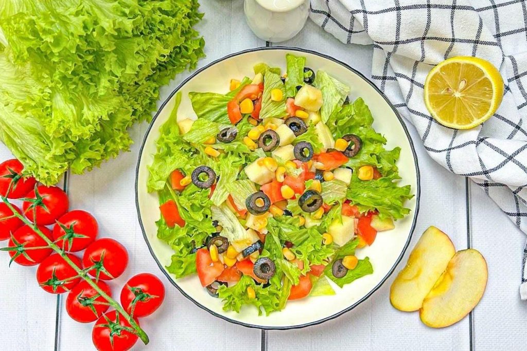 Salad with Corn and Apples 97 kcal main salad